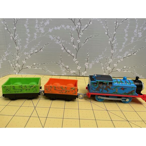 Monkey Palace Thomas And Friends Tank Engine Trackmaster Train w/ Tender ~Works - Picture 2 of 11
